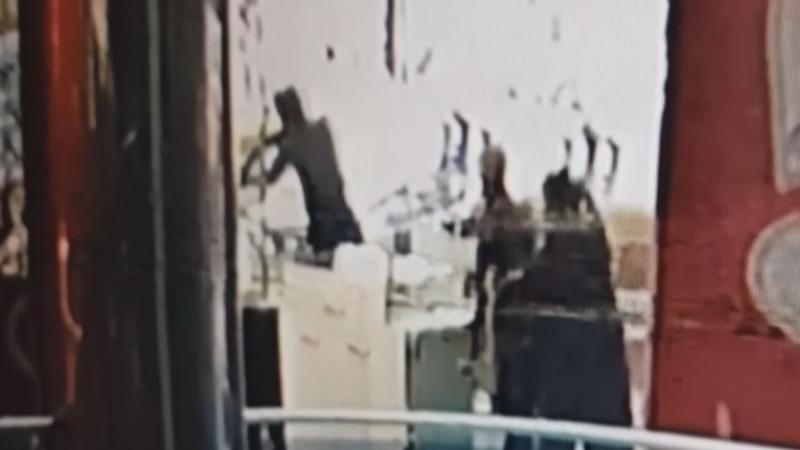 Pompalı tüfekle kuyumcu soygunu