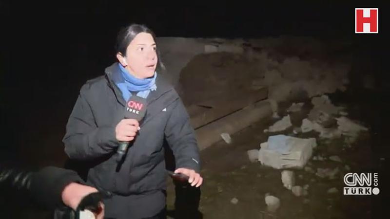 CNN TÜRK canlı yayını sırasında deprem oldu