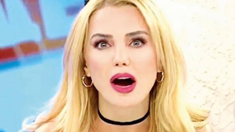 Ece Erken'i sosyal medya ele verdi
