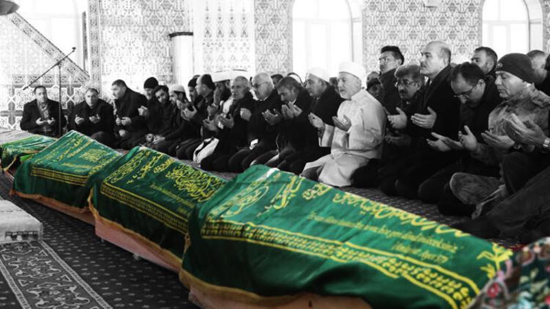 Van depreminde hayatını kaybedenlere cenaze töreni