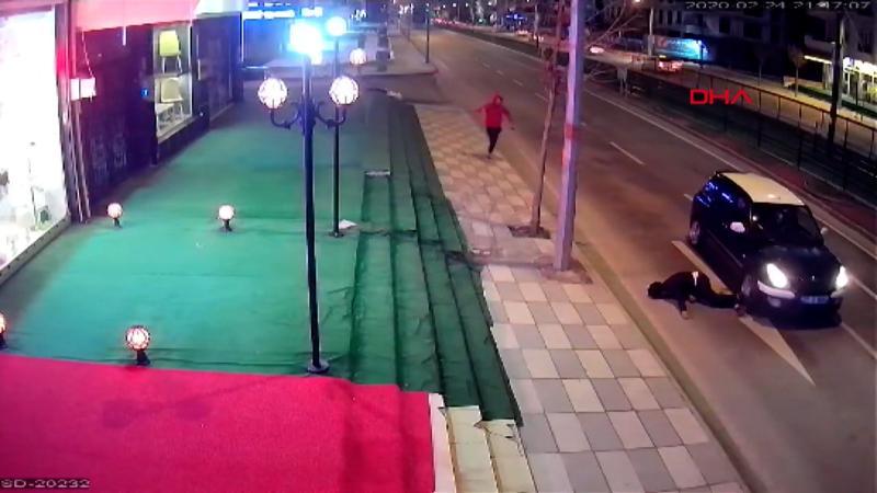 Otomobilin önüne atlayarak intihara kalkıştı!
