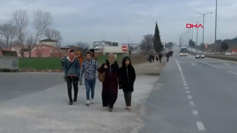 Türkiye'nin kararı sonrası göçmenler Avrupa'ya yürüyor