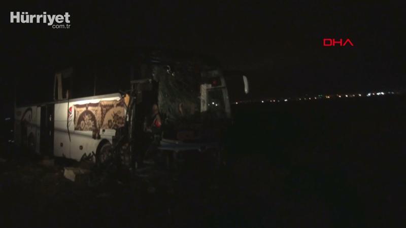 Aksaray'da yolcu otobüsü TIR'a çarptı