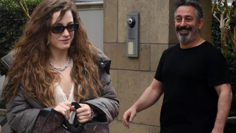 Cem Yılmaz, Serenay Sarıkaya'nın annesi Ümran Seyhan'la tanıştı