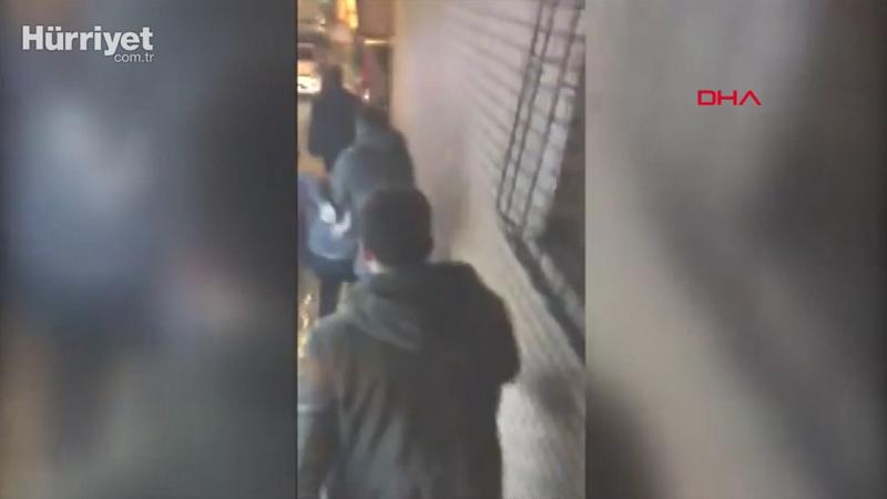 Gaziosmanpaşa'da kaçırılan şüphelinin yakalanma anı kamerada