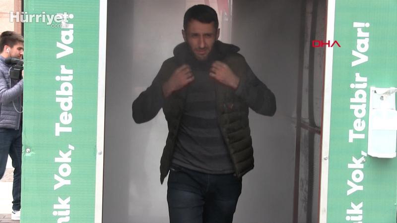 Koronavirüs'e karşı dezenfekte tüneli