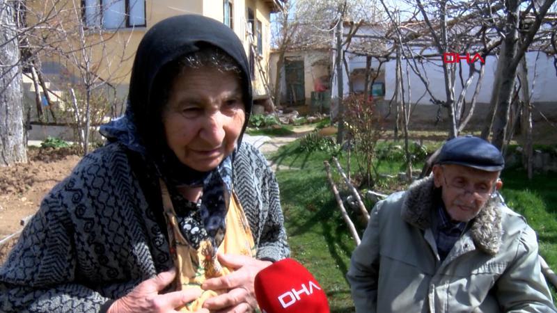 Tevhide nine, herkesi yetişecek üzümleri yemeye davet etti