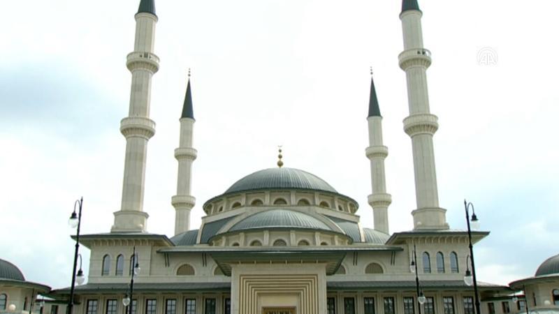 Beştepe Millet Camisi'nde cuma namazı kılındı