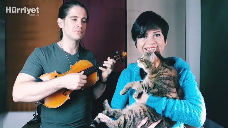 Aydilge ve Utku’dan evlerinde sıcacık bir konser