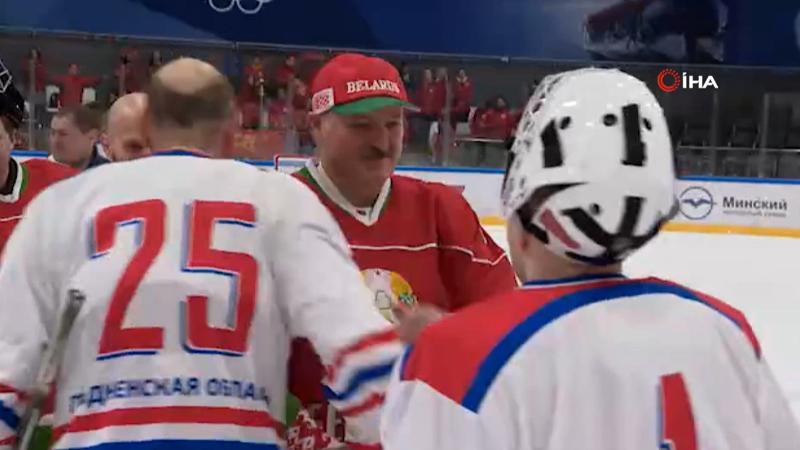 Belarus Devlet Başkanı, corona virüse rağmen hokey maçına çıktı