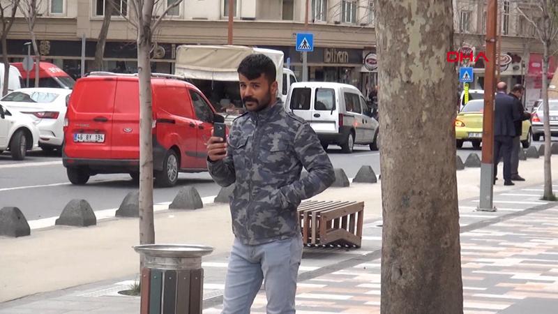 Bankta yan yana oturunca ceza yazıldı, görüntüleyince gözaltına alındı