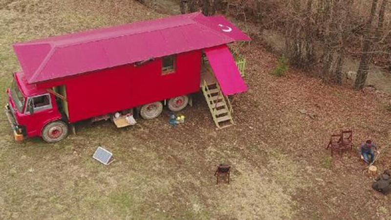 Turkish man self-isolates in truck amid pandemic