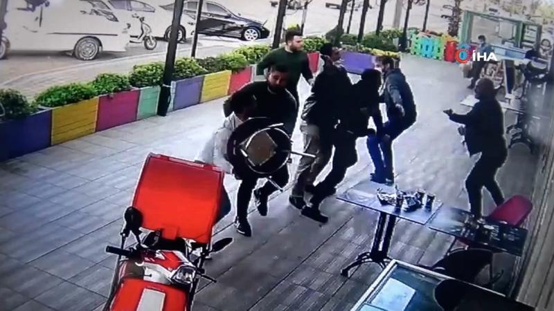 Maske kavgası sosyal mesafe dinlemedi, sandalyeler havada uçuştu