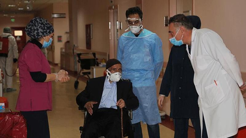 87 yaşındaki corona virüs hastası bir haftada taburcu edildi