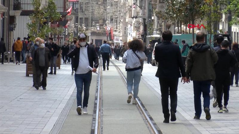 İstiklal Caddesi'nde yoğunluk dikkat çekti