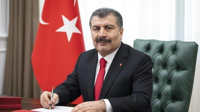Bakan Koca sağlık çalışanları için bestelenen şarkıyı paylaştı