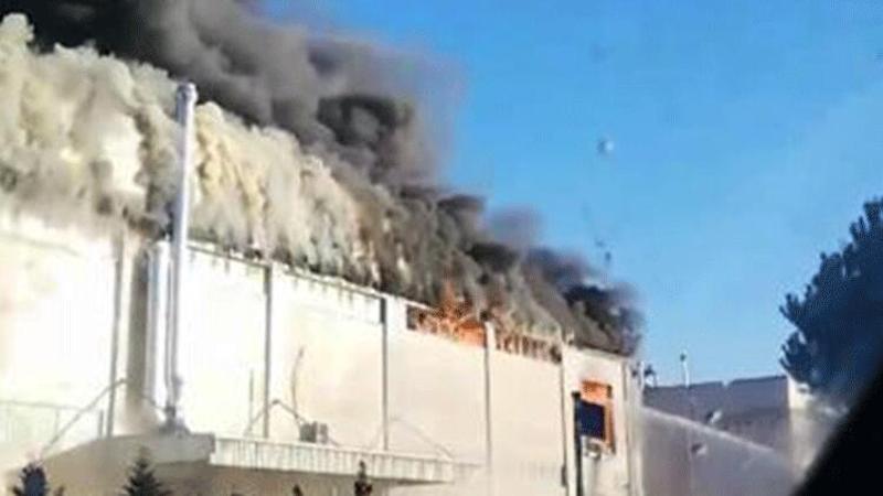 Son dakika... Gebze'de fabrikanın çatısı yandı