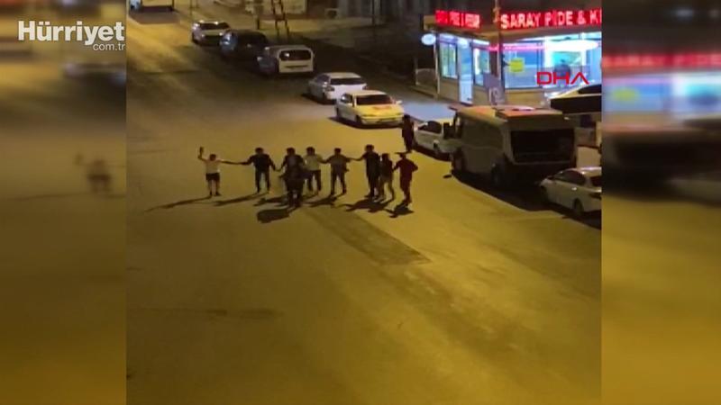 Sosyal mesafeyi ihlal edip, halay çeken 8 kişiye 12 bin lira ceza
