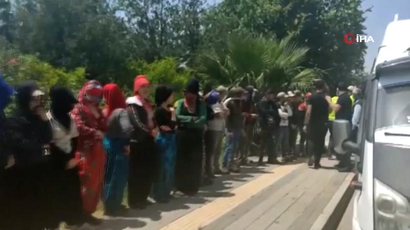 14 kişilik araçtan tam 35 kişi çıktı!