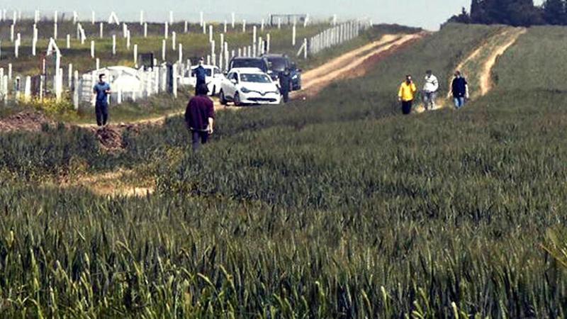 Görüntüler Tekirdağ'dan... Tarla yollarından gelmek isteyenler jandarmaya yakalandı