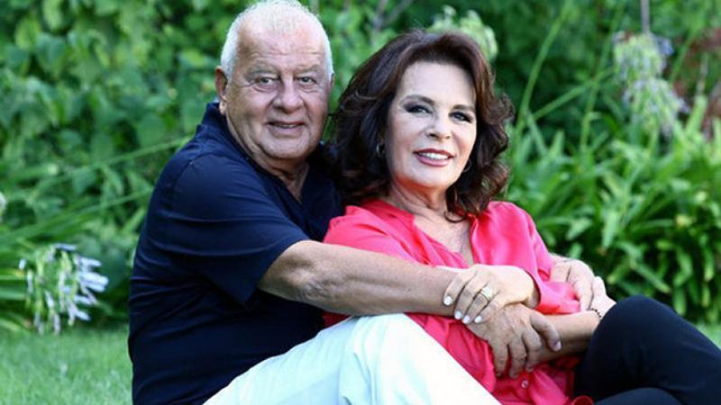 Hülya Koçyiğit ve Selim Soydan evlerinin kapısını açtı!