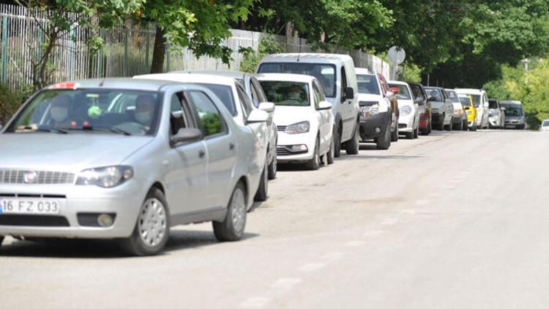 Bursa'da sokağa çıkma yasağı öncesinde akın ettiler