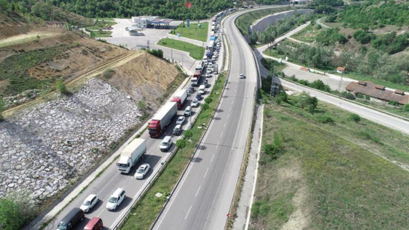 Rize'ye çay toplamaya gelenlerin şehre girişleri başladı