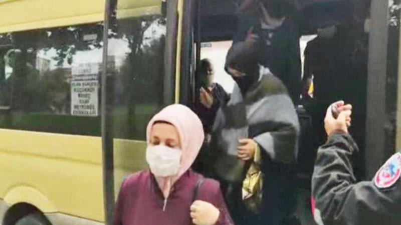 Sultangazi'de minibüs denetimi : 16 fazla yolcu çıktı