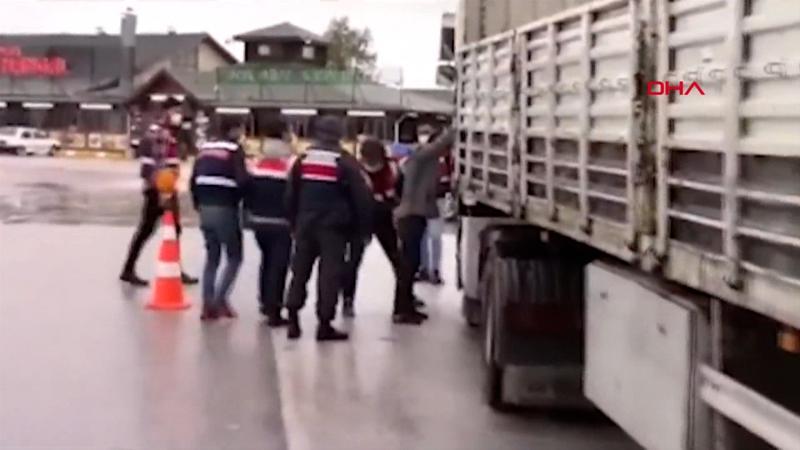 TIR'ın taşıdığı otomobillerde 144 litre sıvılaştırılmış metamfetamin ele geçti