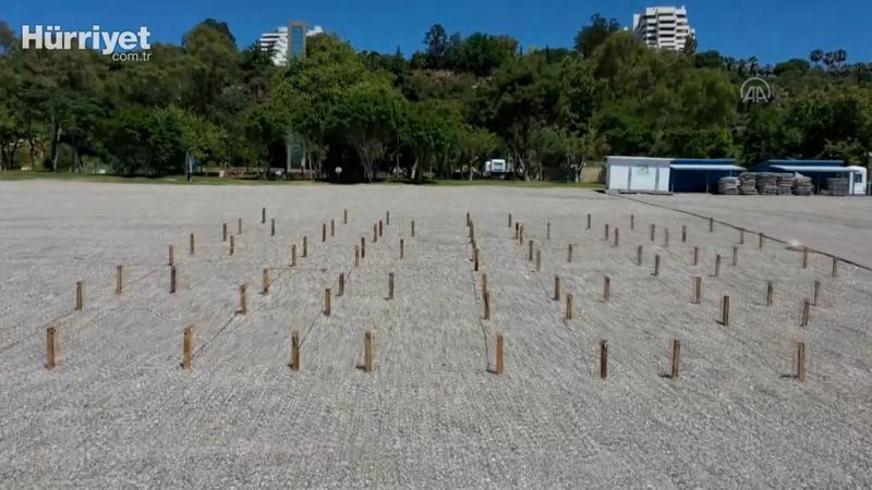 Dünyaca ünlü plajda "deniz keyfi" sosyal mesafeli olacak