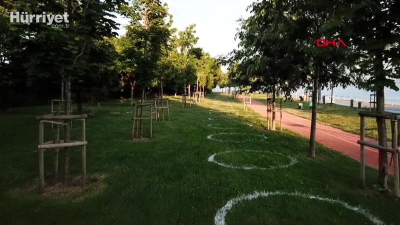 Caddebostan Sahili'nde çemberli sosyal mesafe dönemi