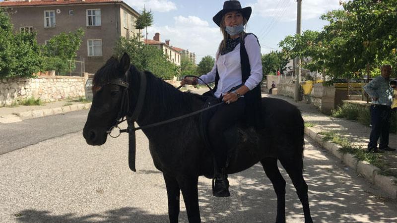 Niğde'de kovboy muhtarın atını öldürdüler