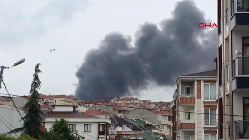 Avcılar'da plastik fabrikasında yangın