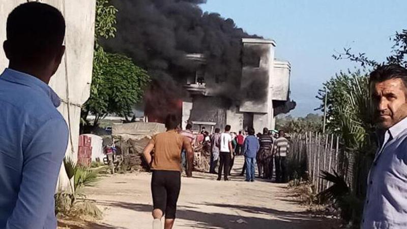 Son dakika... Mersin'de depo yangını; 1 ton naylon kül oldu