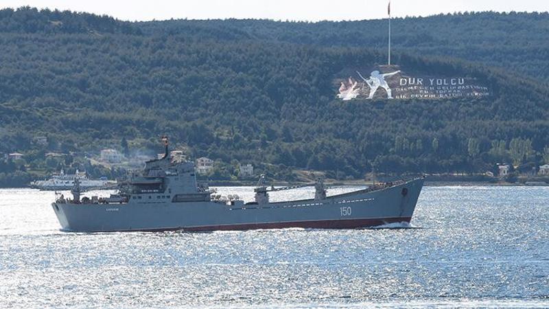 Saratov'un, Çanakkale Boğazı'ndan geçişi görüntülendi