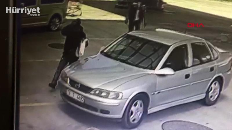 Bursa'da seyir halindeki otomobilde cinayet