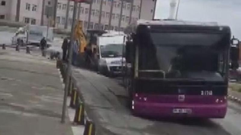 İSKİ'nin çalışmasının ardından yol çöktü