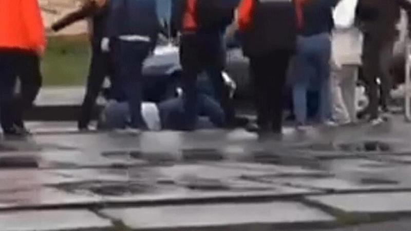 Ukrayna’da yolcular ‘maske tak’ uyarısı yapan vatmanı darp etti