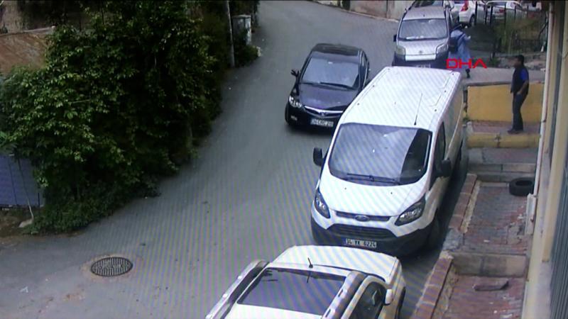 Beyoğlu'ndaki kazada mucize kurtuluş kamerada