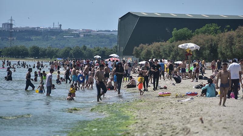 Menekşe Plajı'nda tedirgin eden kalabalık