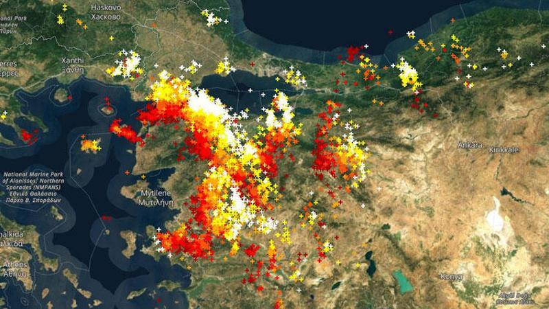 Son dakika… İstanbul’da sağanak ve dolu yağışı etkili oluyor