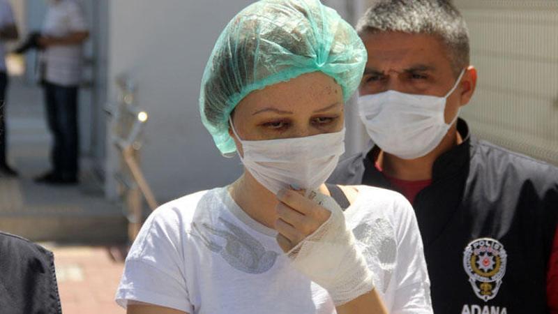 Boşanmak isteyen karısını darp ederken öldü