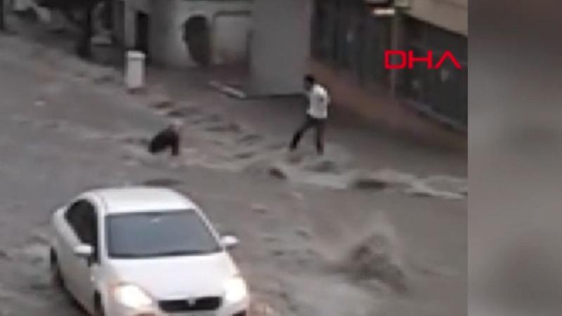 Esenyurt'ta suya kapılan kadın böyle kurtarıldı