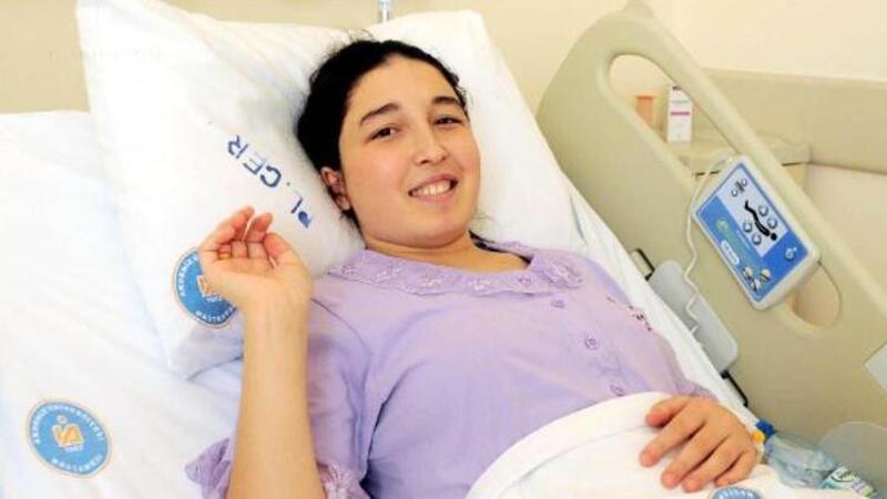 Dünyanın ilk kadavradan rahim nakili yapılan Derya Sert, anne oldu