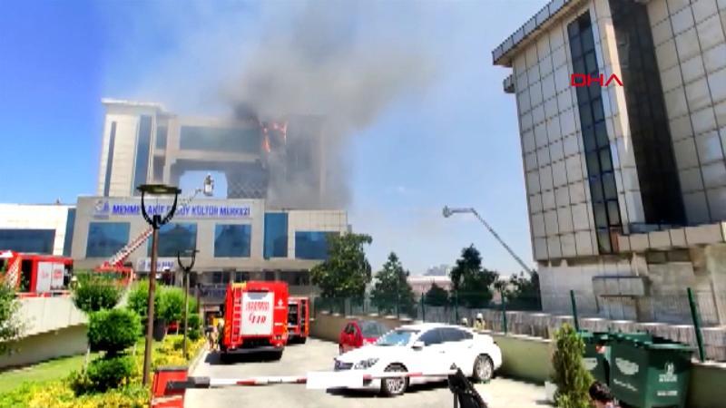 Bayrampaşa'da Kültür Merkezi'nde yangın