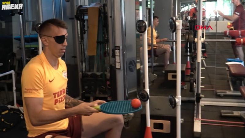 Fernando Muslera antrenörler eşliğinde çalıştı