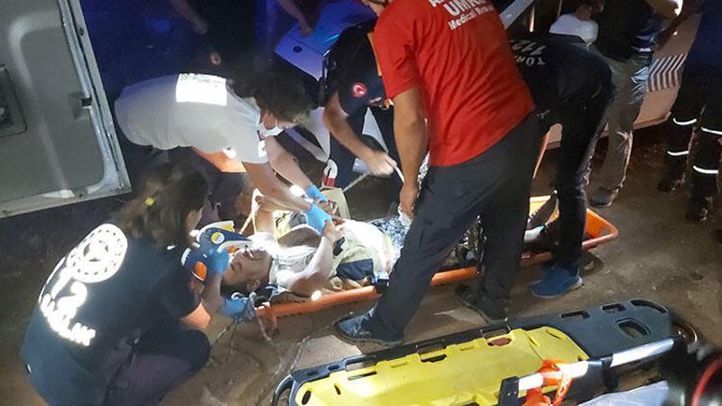 Antalya'da mağarada mahsur kalan 3 kişi kurtarıldı