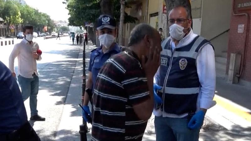 Maskesiz polise yakalandı, ceza kesilince kendisini tokatladı
