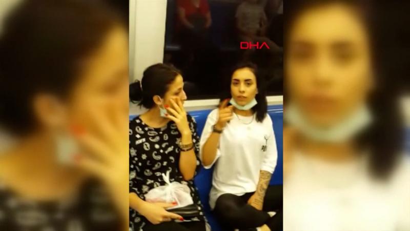 İstanbul'da metroda maske takmama kavgası kamerada