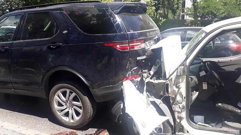 Son dakika... Bakırköy’de zincirleme trafik kazası! 5 araç birbirine girdi